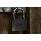NEO TOOLS 85-057 Lakat 40mm, festett öntvény-acél, időjárásálló, 3 kulccsal, NEO TOOLS