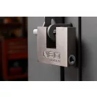 NEO TOOLS 85-061 Lakat 50mm oldalcsapos, rézöntvény-acél, időjárásálló, 3 kulccsal, NEO TOOLS