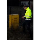 Neo-Tools-99-123-Fejlampa-leveheto-panttal,-magnes-es-sapkarogzito-lehetoseg,-feher-es-voros-ledfeny,-usb-toltokabel,-250+200lm